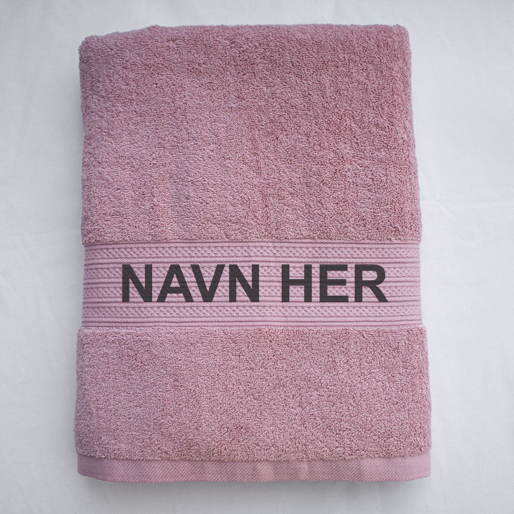 Badehåndkle med brodert navn – 80×150 cm - Rosa