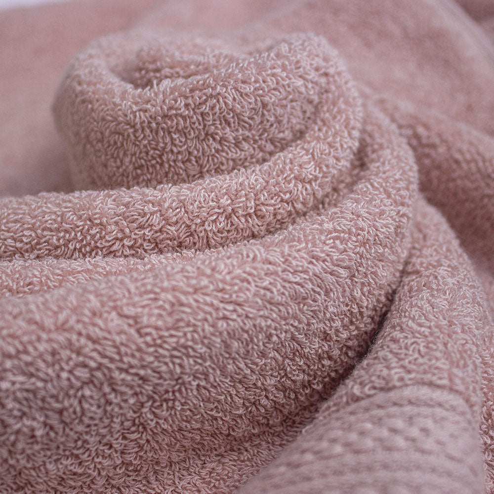 Håndkle med brodert navn – 40×70 cm - Rosa