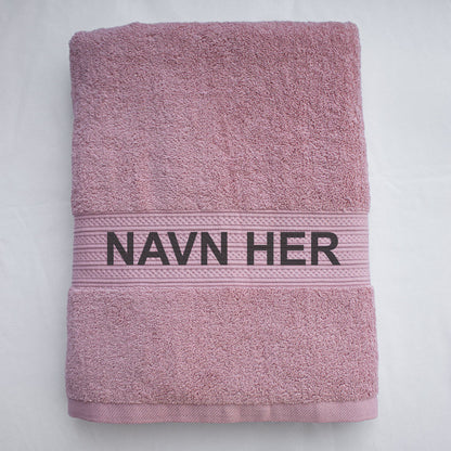 Badehåndkle med brodert navn – 80×150 cm - Rosa