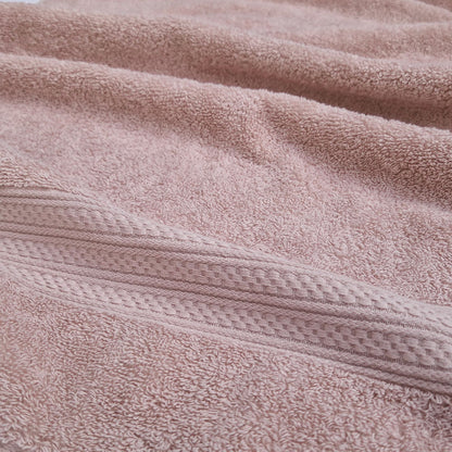 Badehåndkle med brodert navn – 80×150 cm - Rosa