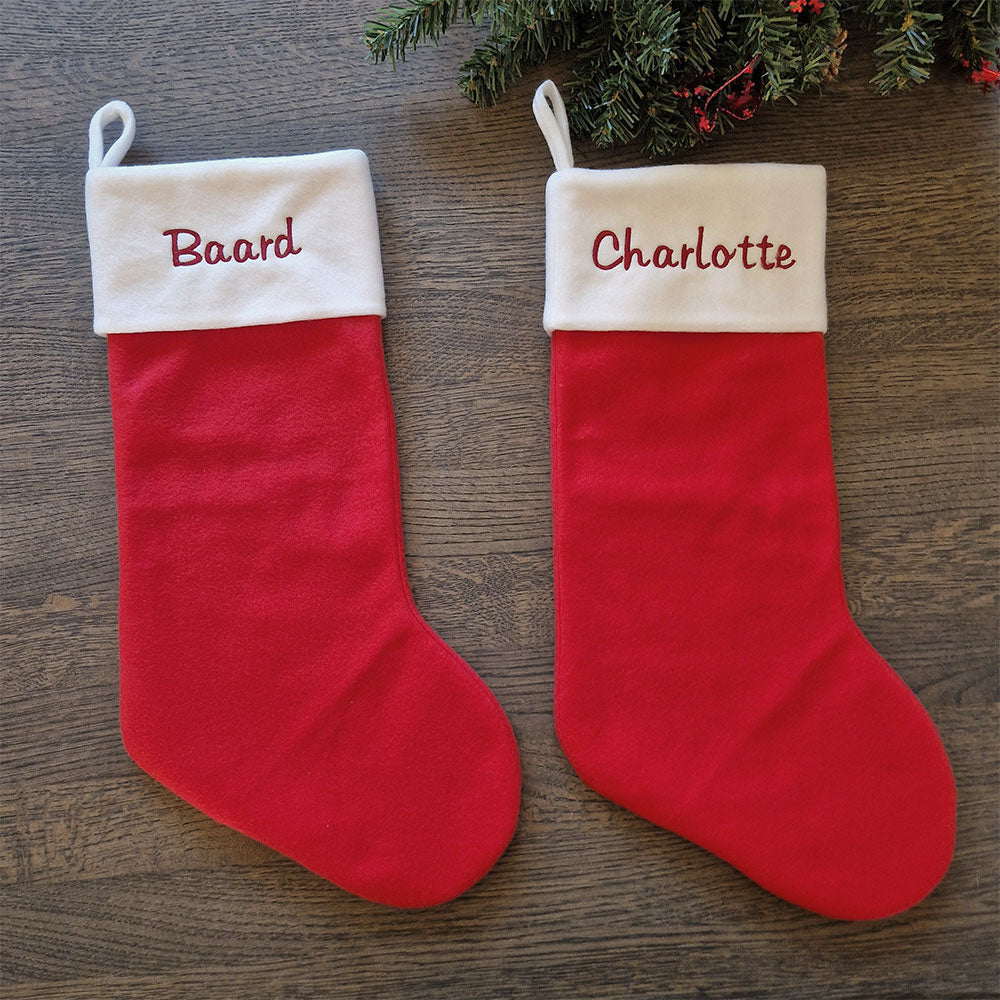 Klassisk Rød Julestrømpe i Fløyel – Med brodert navn