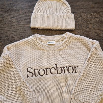 Strikket Genser i Sand – Myk, Oversized og Personlig med Navn