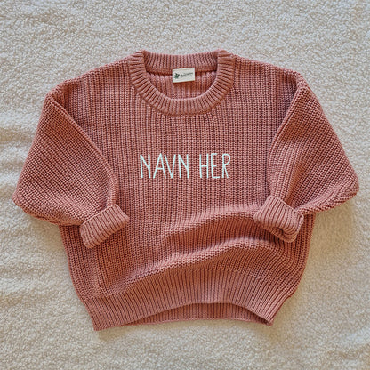 Strikket genser med navn - Rosa, 100 % økologisk bomull