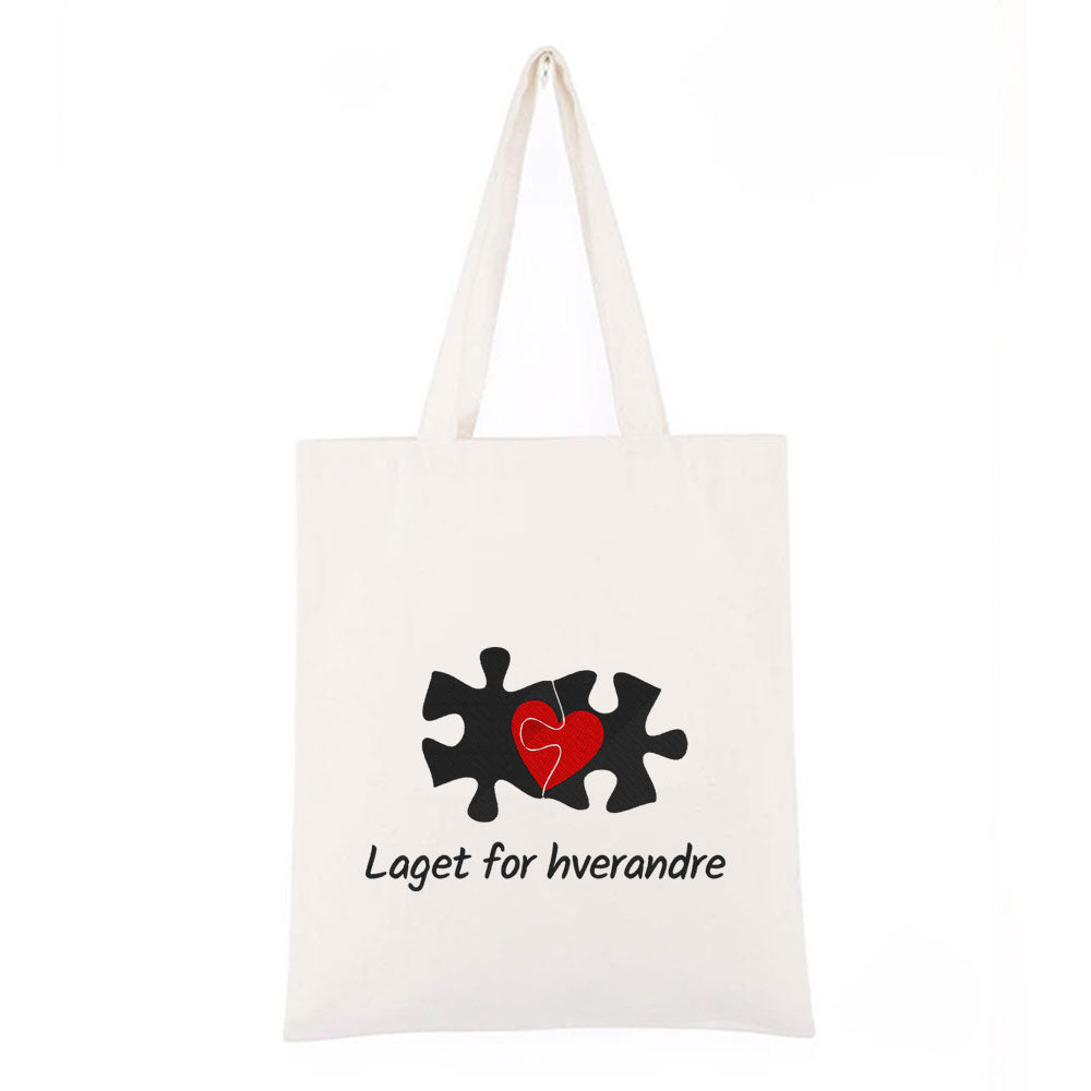 Personlig handlenett i canvas – brodert Valentinsdesign “Laget for hverandre”
